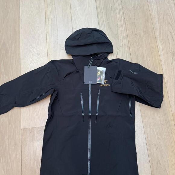 Arc'teryx Other - Arc'teryx Alpha SV Black/Gold Jacket